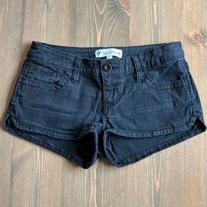 Tilly’s Full Tilt Black Plaid Shorts
